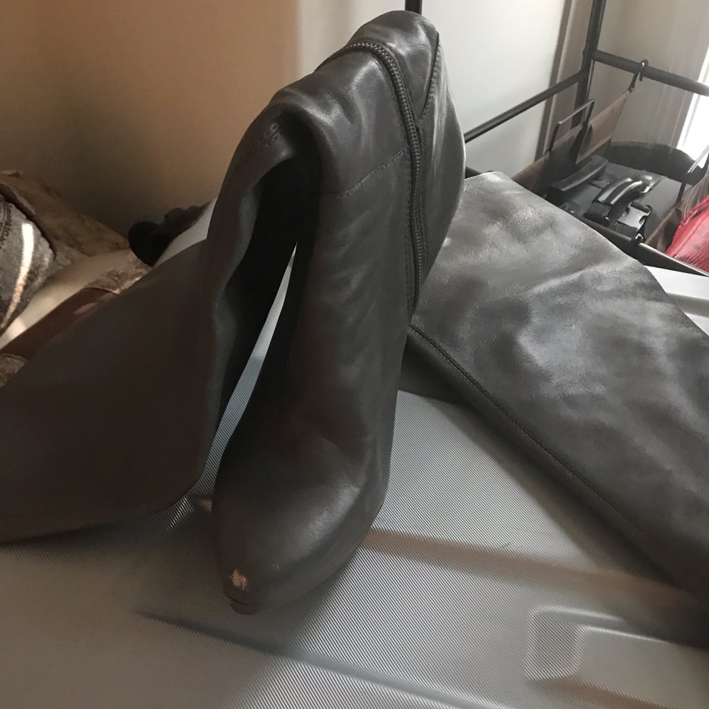Boots - Picture 2 of 4